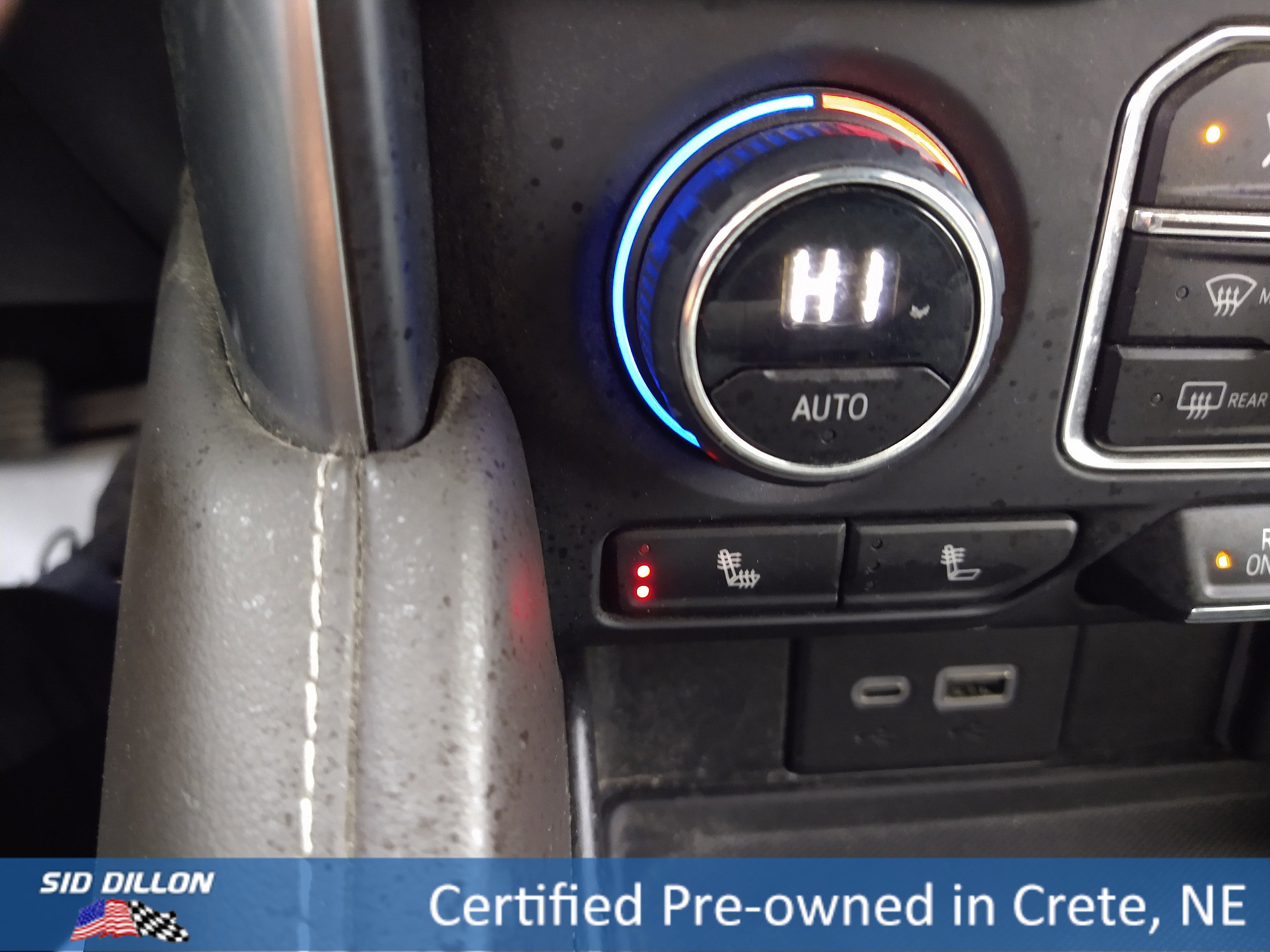 Used 2023 Chevrolet Suburban LT w/ Luxury Package image 9