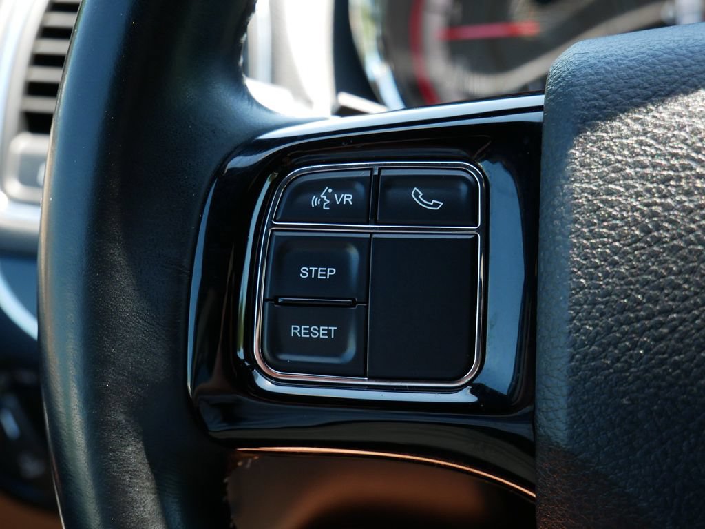 Used 2019 Dodge Grand Caravan SXT FWD image 19