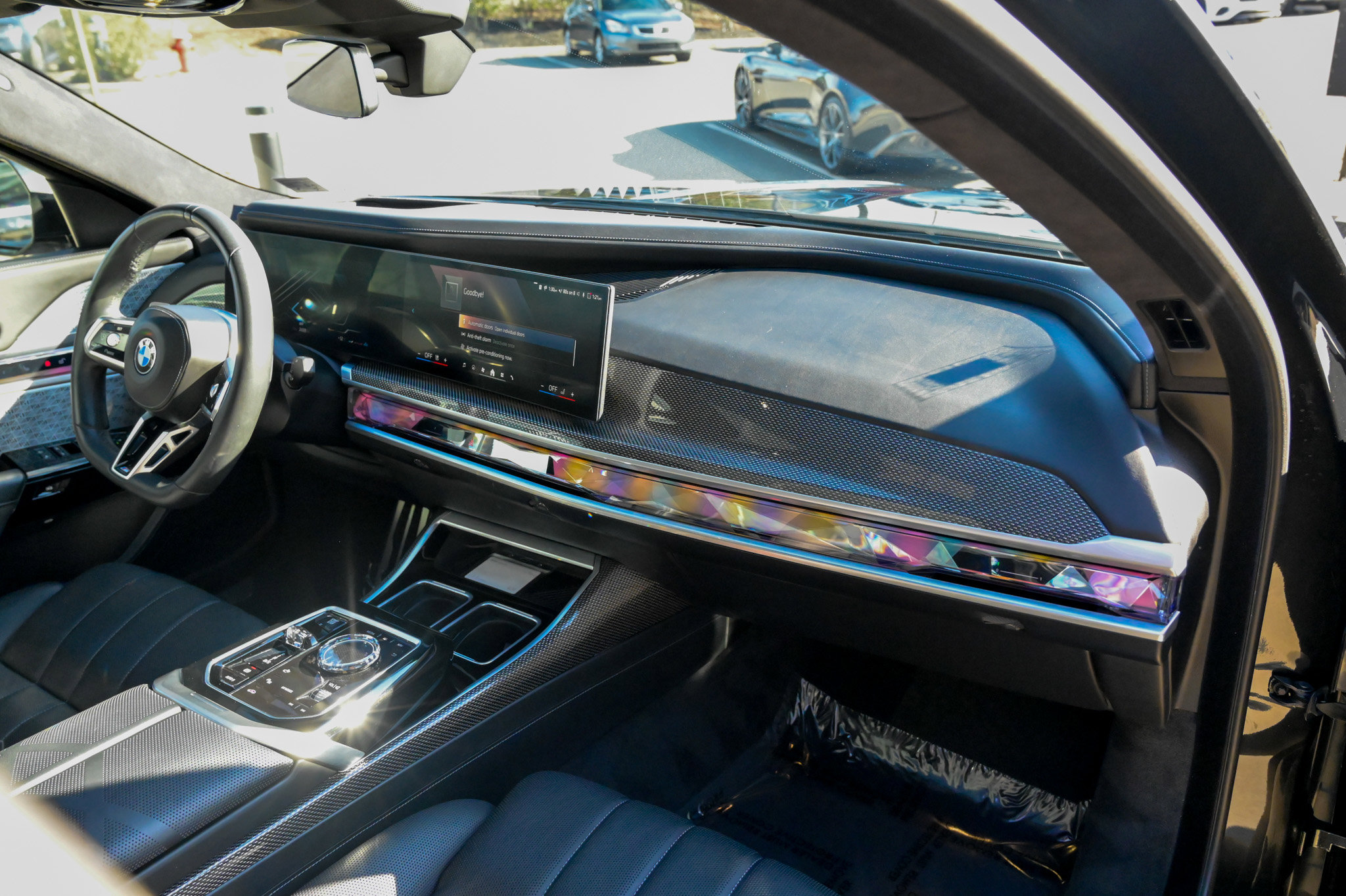 Used 2023 BMW 760i xDrive w/ Executive Package image 57