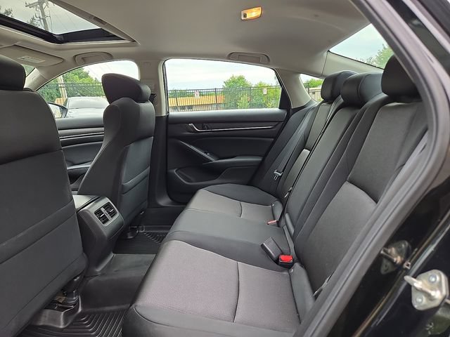 Used 2018 Honda Accord EX image 11