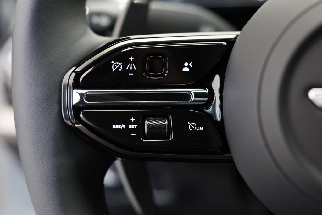 New 2025 Aston Martin V8 Vantage Coupe image 34