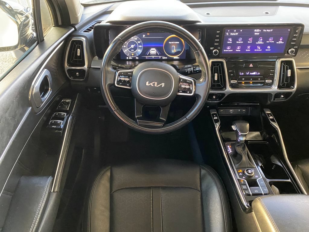 Used 2023 Kia Sorento SX AWD/4WD image 12