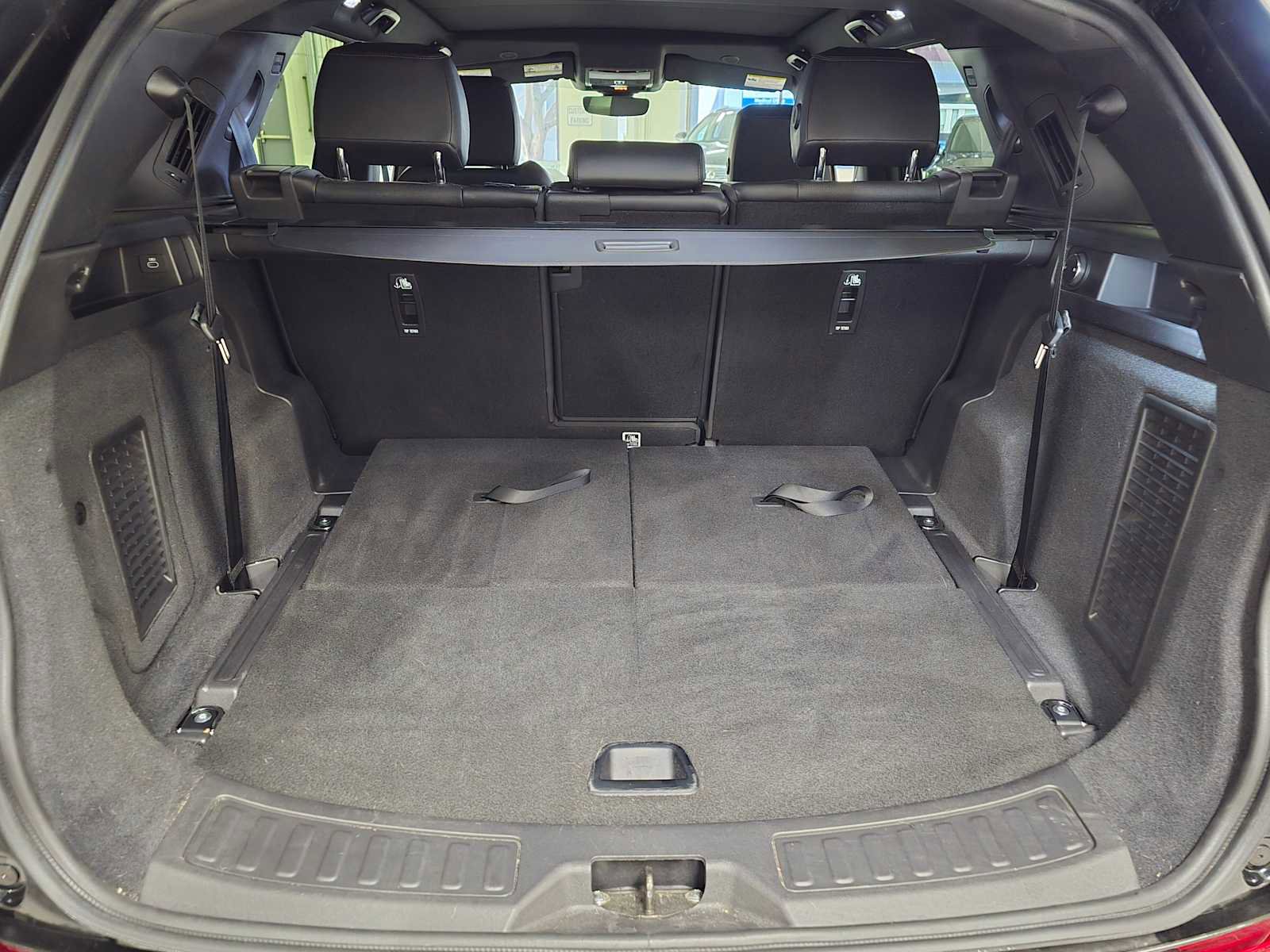 Certified 2025 Land Rover Discovery Sport Dynamic SE image 14