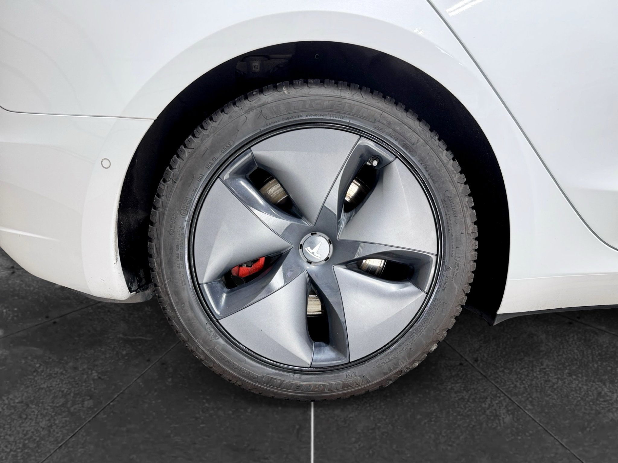 Used 2018 Tesla Model 3 Long Range RWD image 35