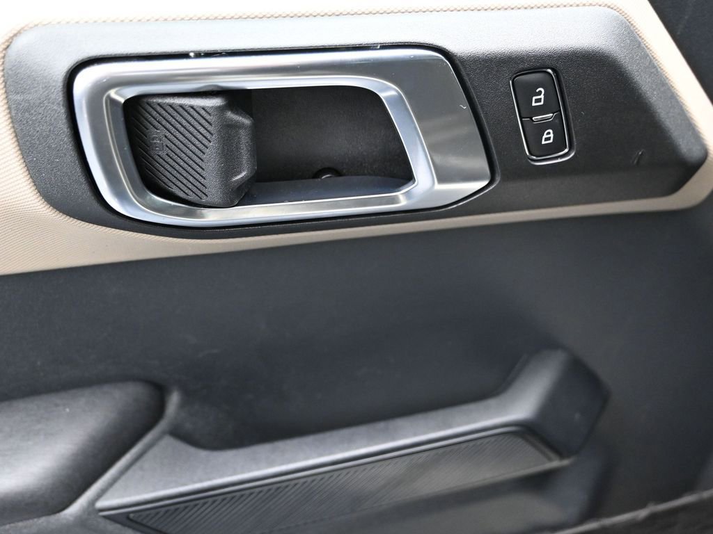 Used 2025 Ford Bronco Big Bend image 15