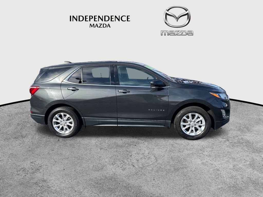 Used 2019 Chevrolet Equinox LT image 2