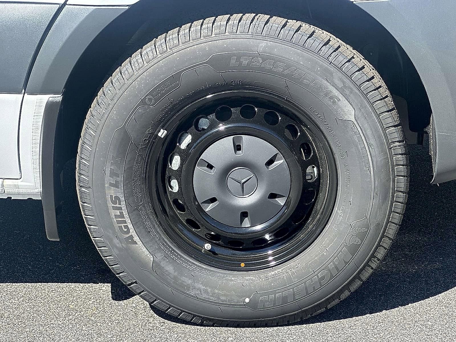 New 2025 Mercedes-Benz Sprinter 2500 image 5