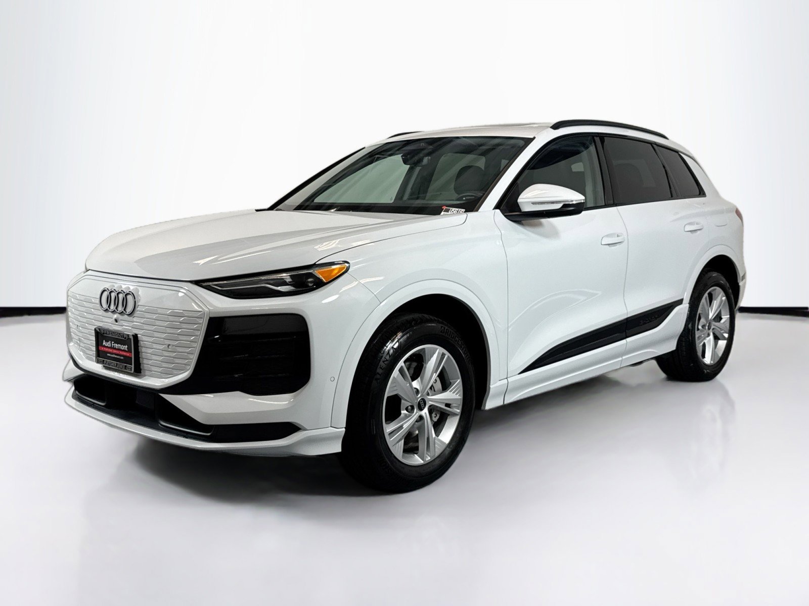 Used 2025 Audi Q6 e-tron Premium w/ Convenience Package image 1