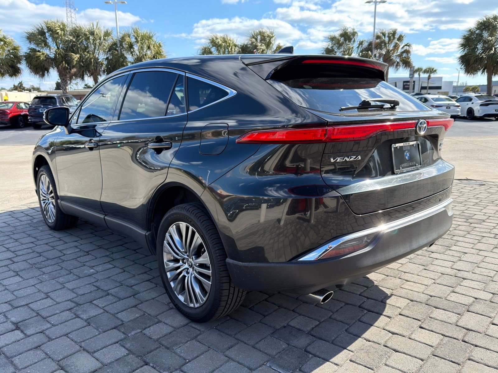 Used 2021 Toyota Venza Limited w/ Advanced Technology Package image 11