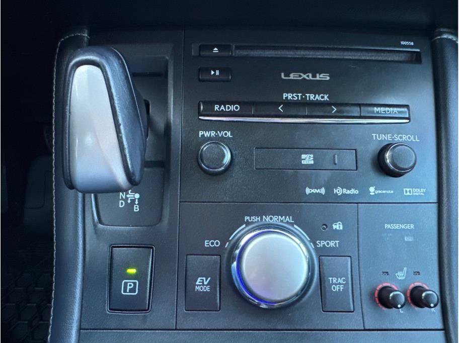 Used 2017 Lexus CT 200h image 19