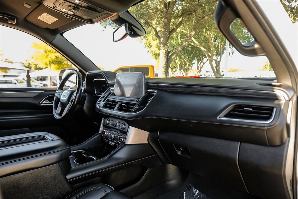 Used 2022 GMC Yukon XL SLT image 9