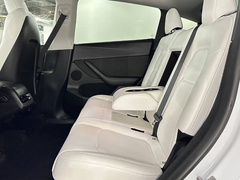 Used 2023 Tesla Model Y Performance image 22