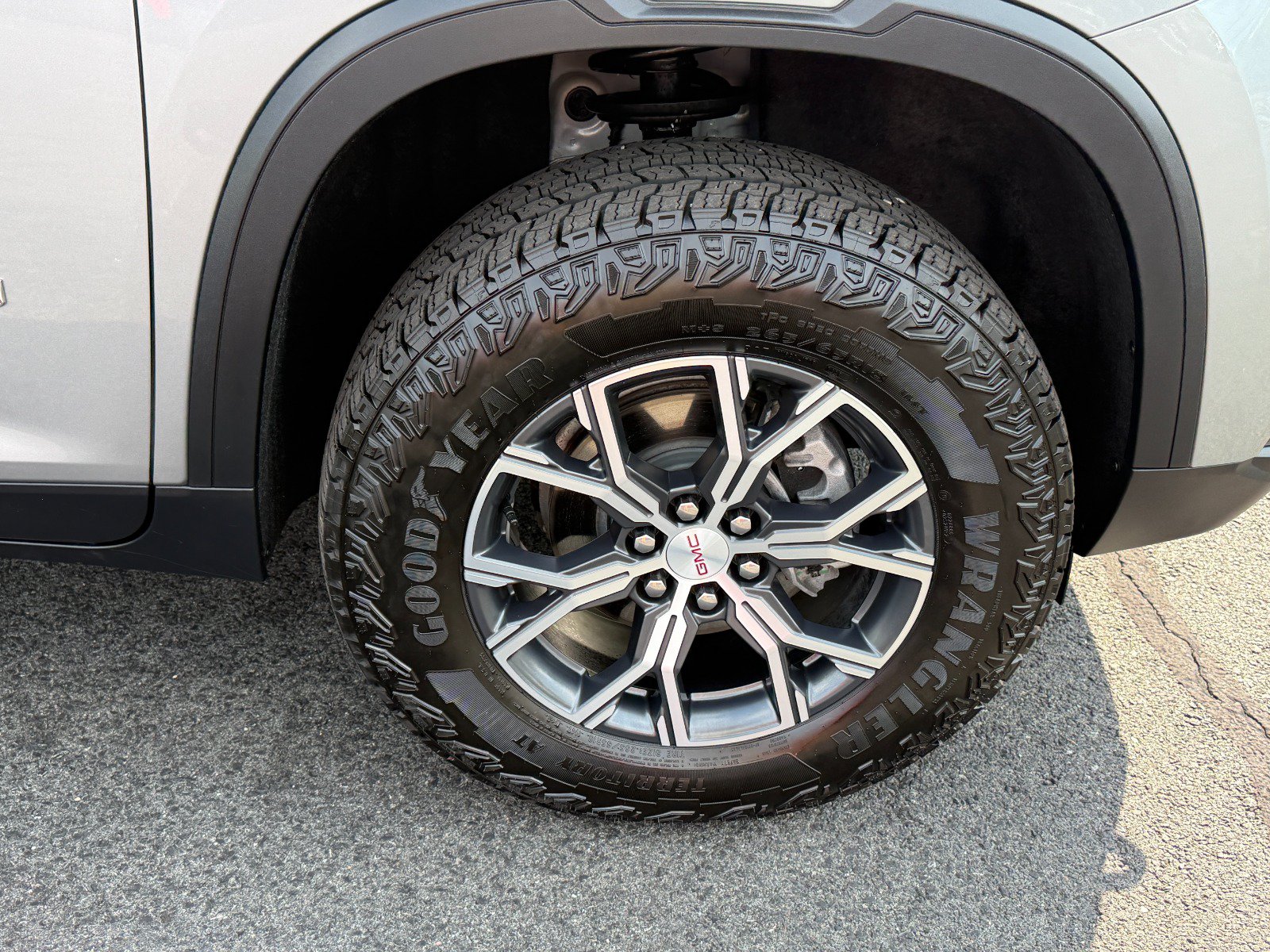 Certified 2025 GMC Acadia AT4 AWD/4WD image 12