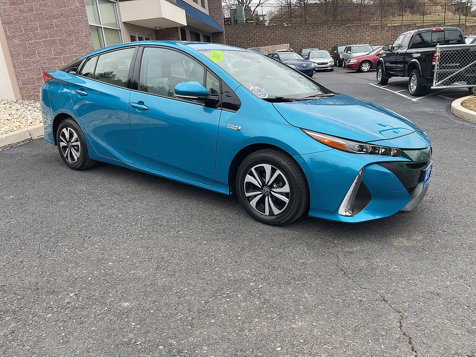 Used 2017 Toyota Prius Prime Premium image 2