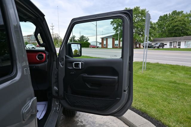 Used 2021 Jeep Gladiator Rubicon w/ Cold Weather Group AWD/4WD image 18