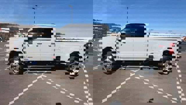 Used 2025 Ford F450 Platinum w/ Platinum Plus Package image 5