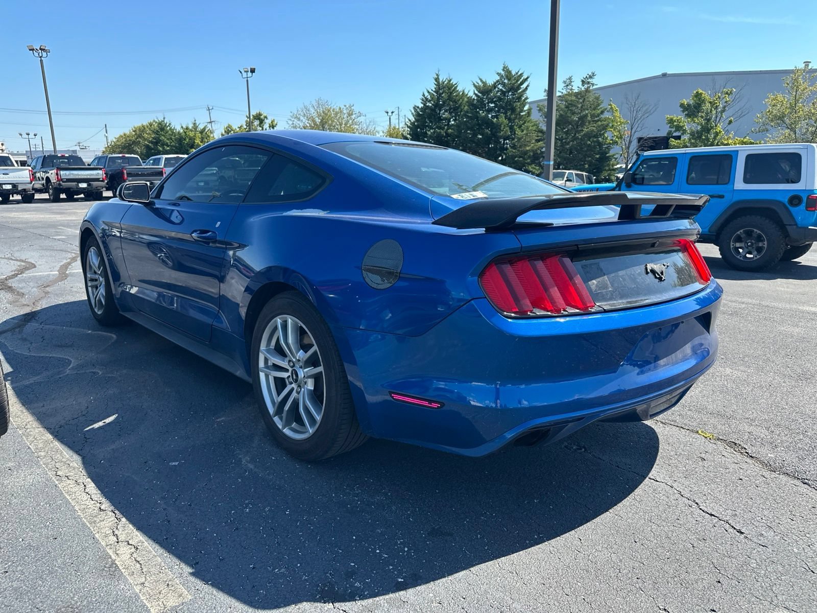 Used 2017 Ford Mustang Coupe RWD image 6