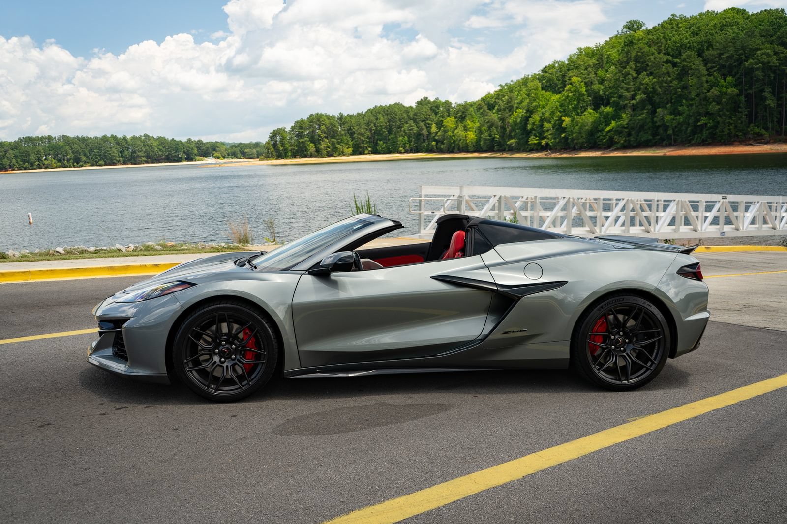 Used 2023 Chevrolet Corvette Z06 RWD image 17