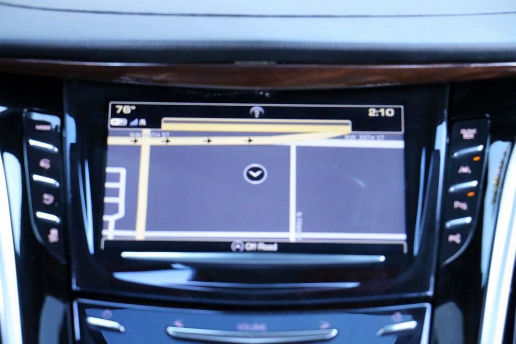 Used 2020 Cadillac Escalade ESV Premium Luxury image 37