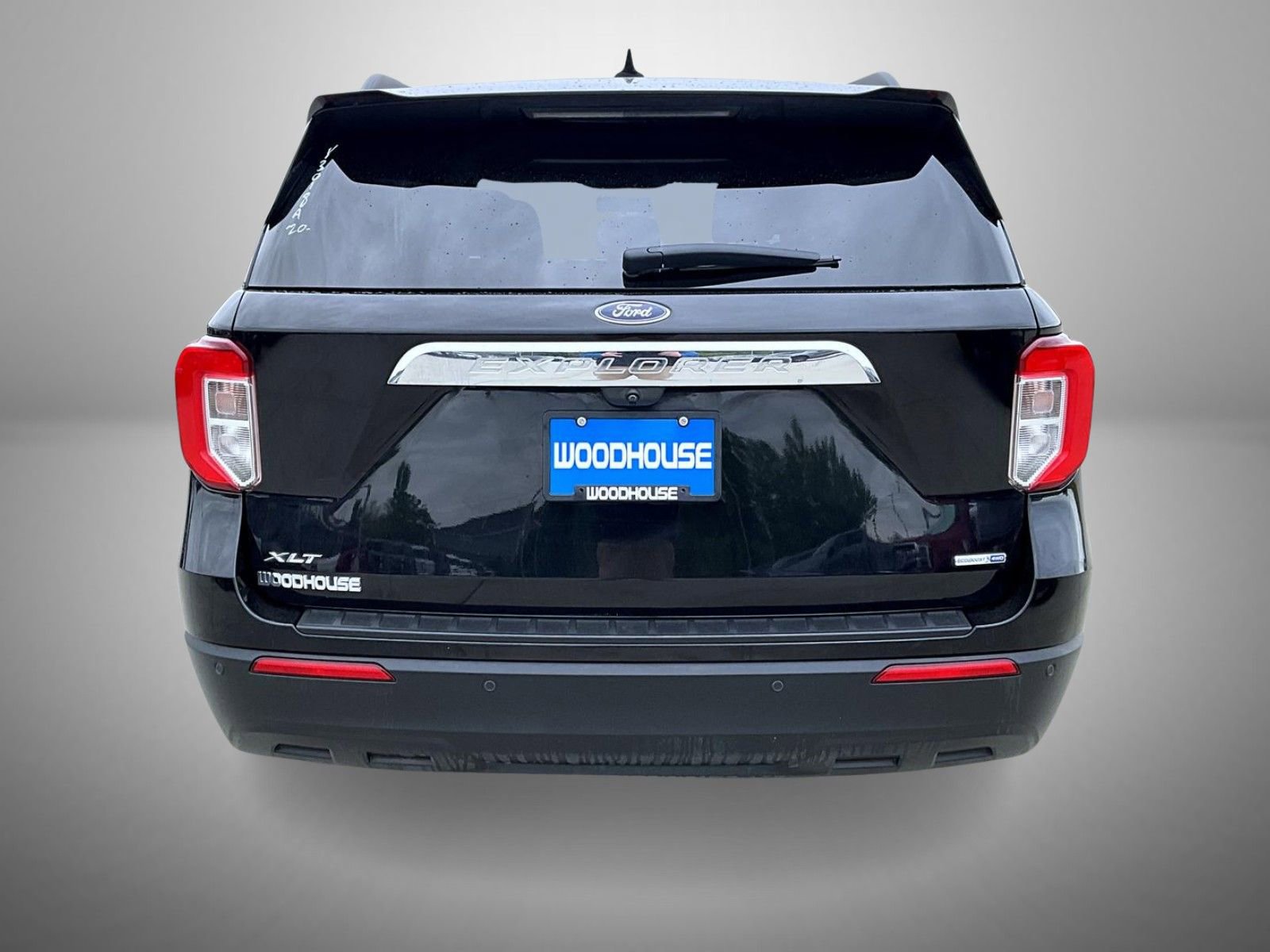 Used 2020 Ford Explorer XLT AWD/4WD image 6