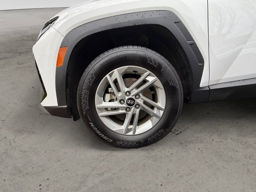 Certified 2025 Hyundai Tucson SE image 11