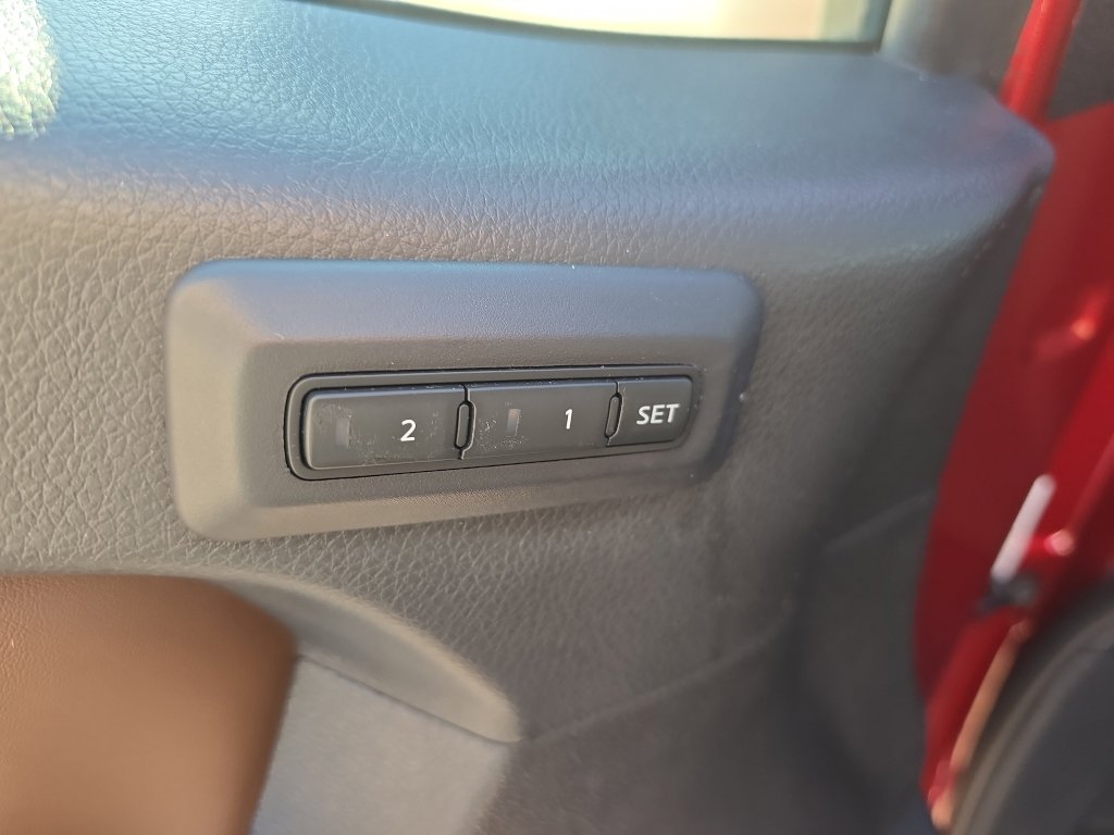 Used 2024 Nissan Titan Platinum Reserve w/ Moonroof Package image 12