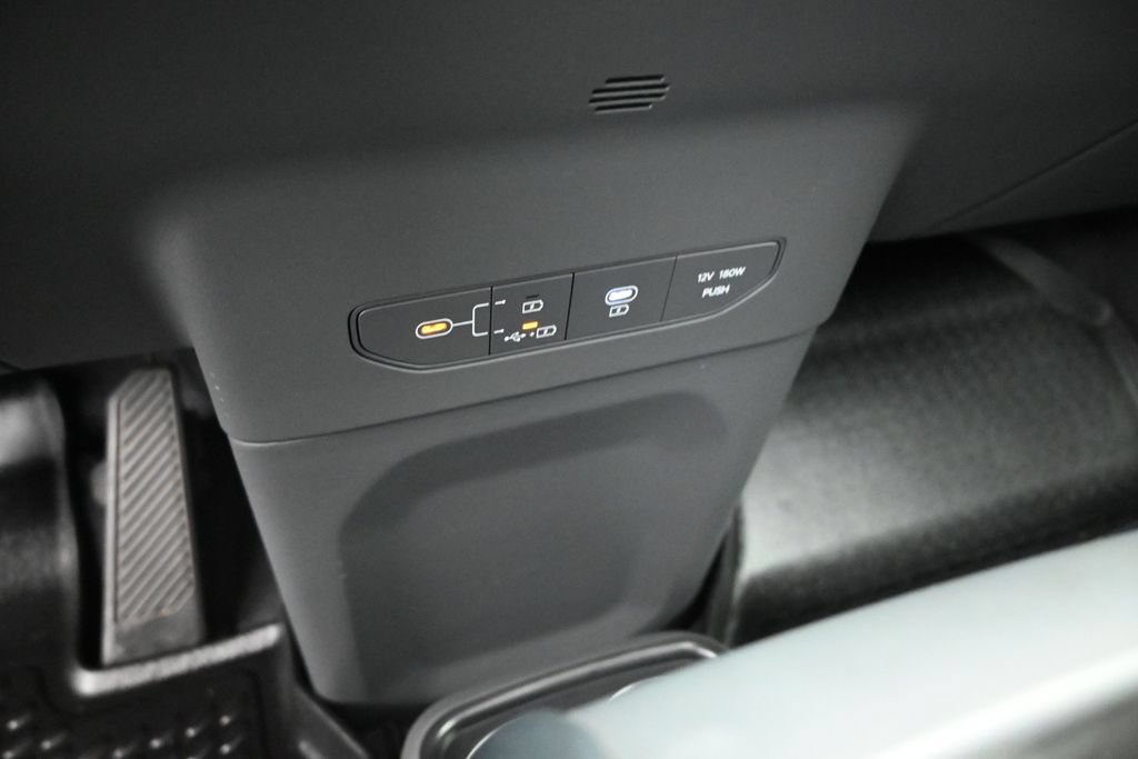 Used 2024 Kia EV9 Light Long Range RWD image 18
