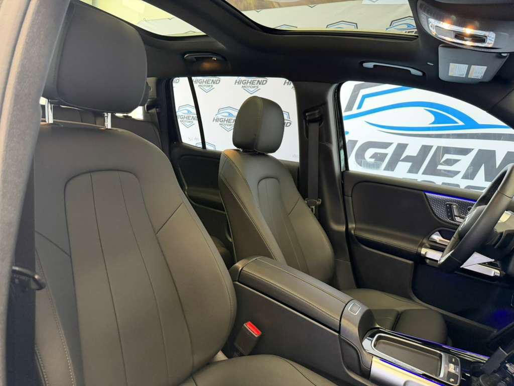 Used 2024 Mercedes-Benz GLB 250 4MATIC w/ Driver Assistance Package image 27