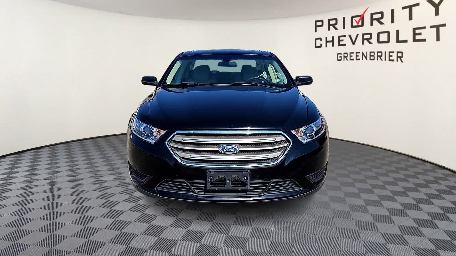 Used 2018 Ford Taurus SE FWD image 3