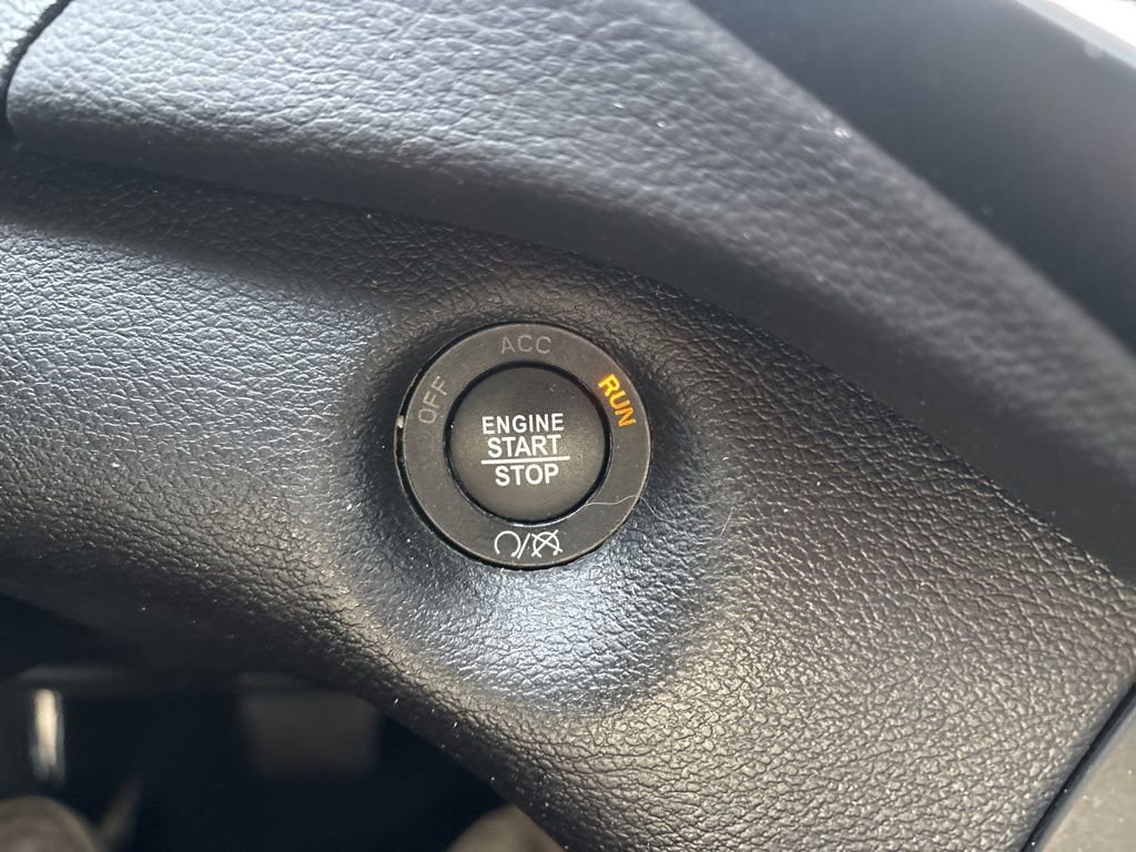 Used 2022 Jeep Cherokee Limited w/ Sun & Sound Group image 25