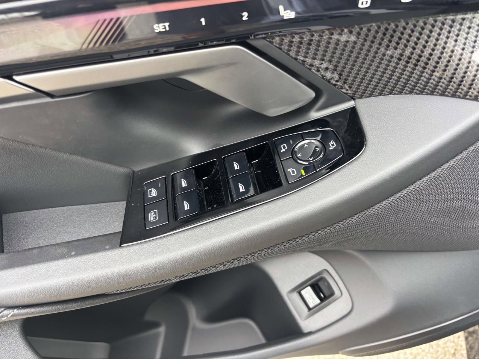 New 2026 BMW 550e xDrive image 14