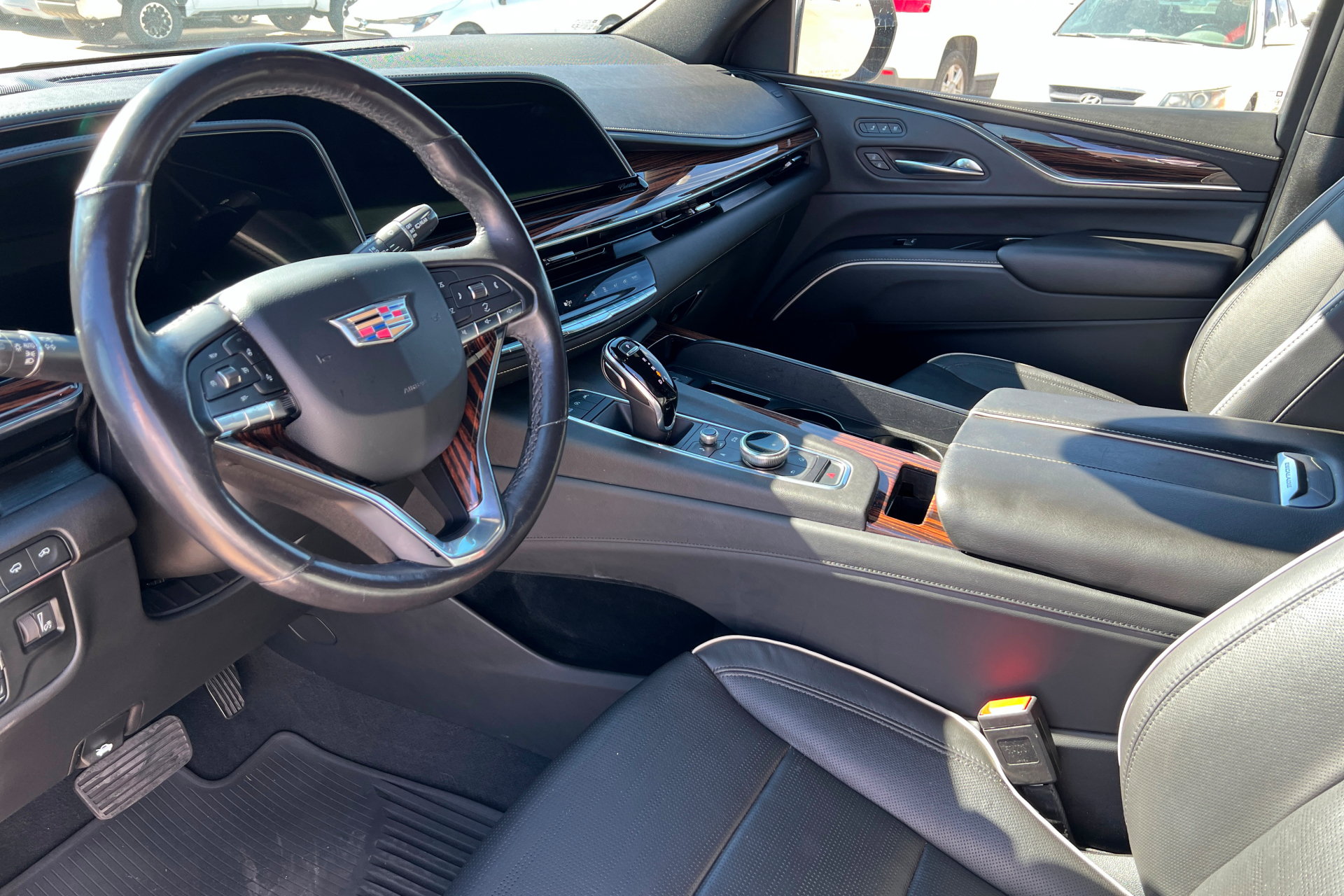 Used 2021 Cadillac Escalade Premium Luxury w/ Driver Assist Tech Package AWD/4WD image 16