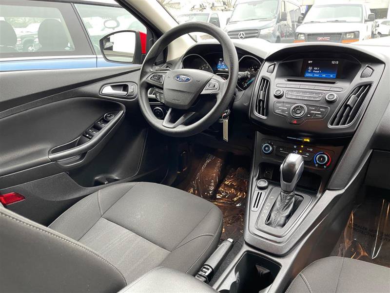 Used 2015 Ford Focus SE FWD image 9