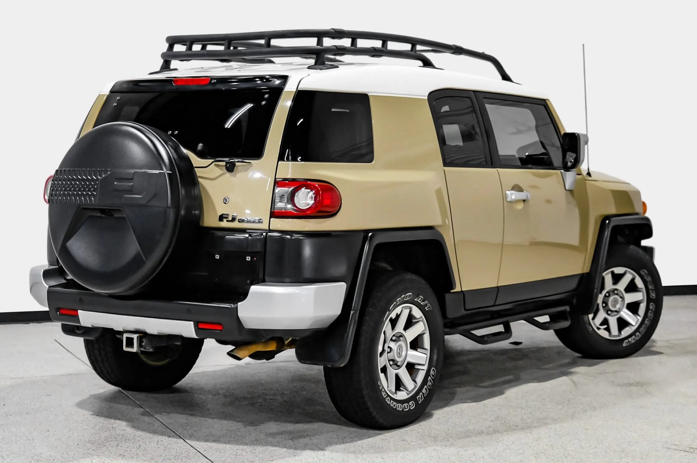 Used 2014 Toyota FJ Cruiser 4WD w/ Upgrade Package image 6