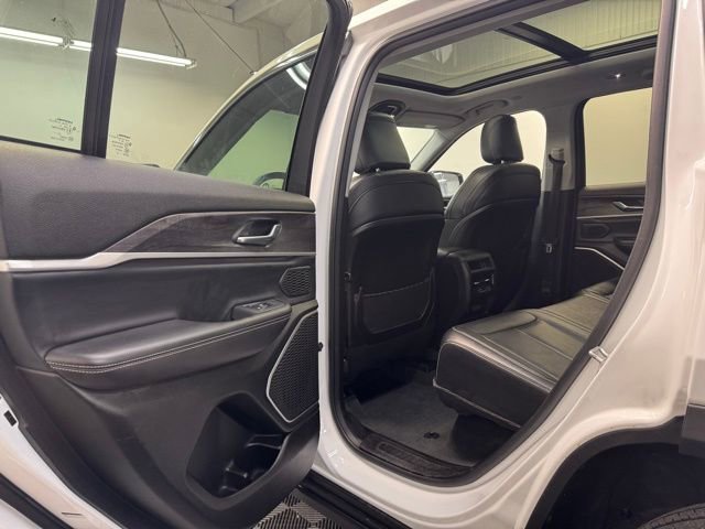 Used 2022 Jeep Grand Cherokee Limited image 33