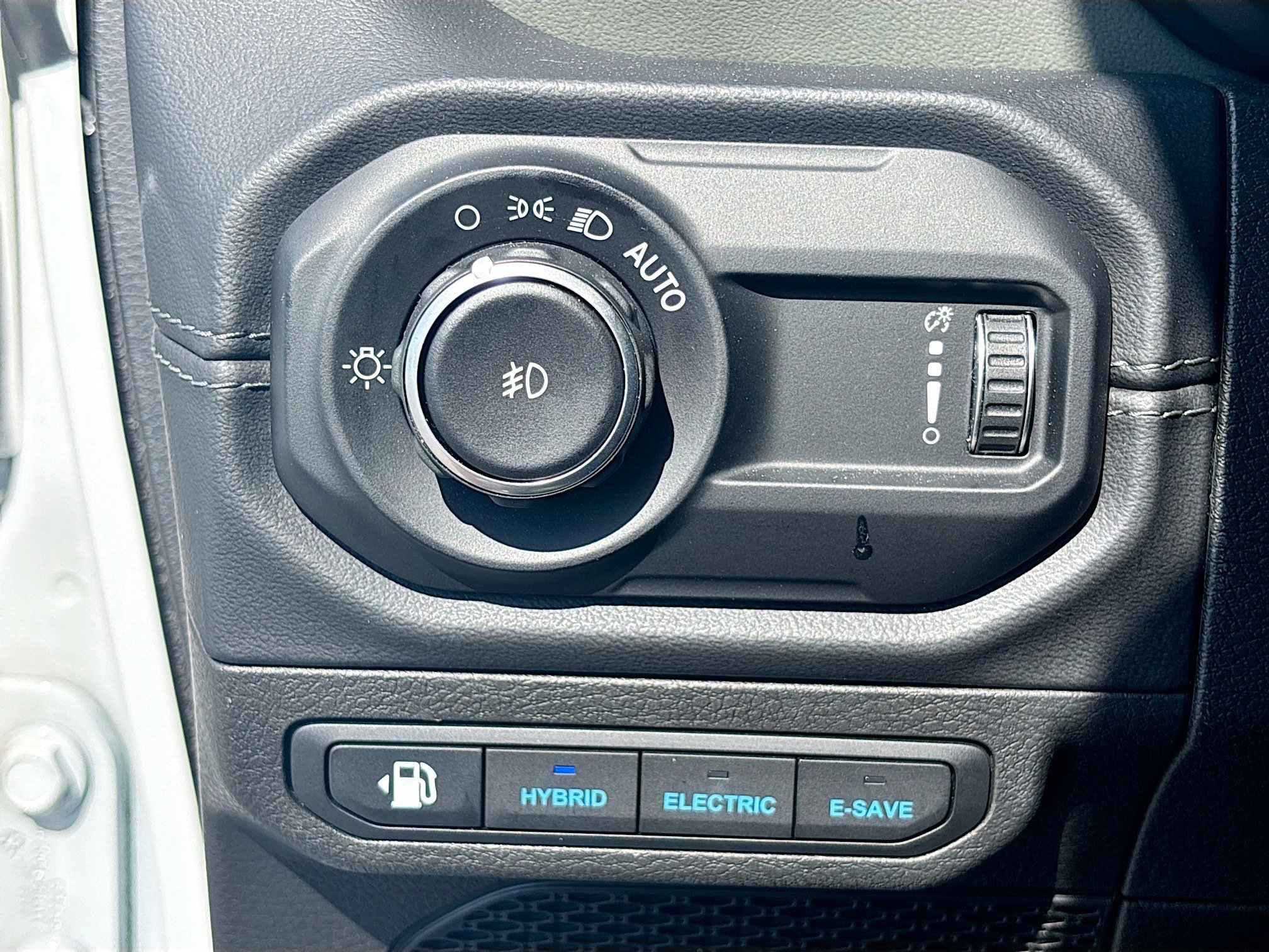 Used 2024 Jeep Wrangler High Altitude AWD/4WD image 34