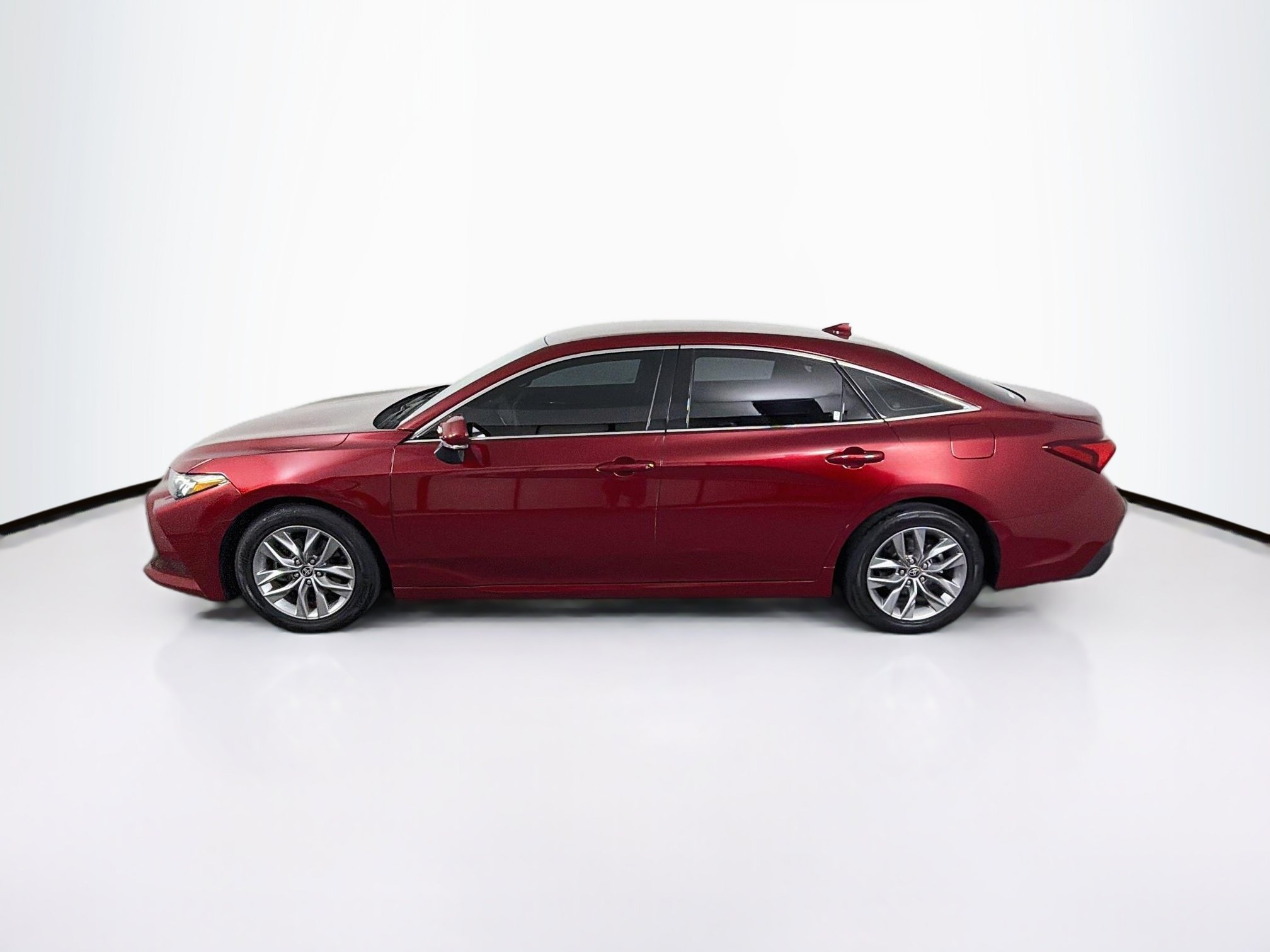 Used 2022 Toyota Avalon XLE FWD image 4