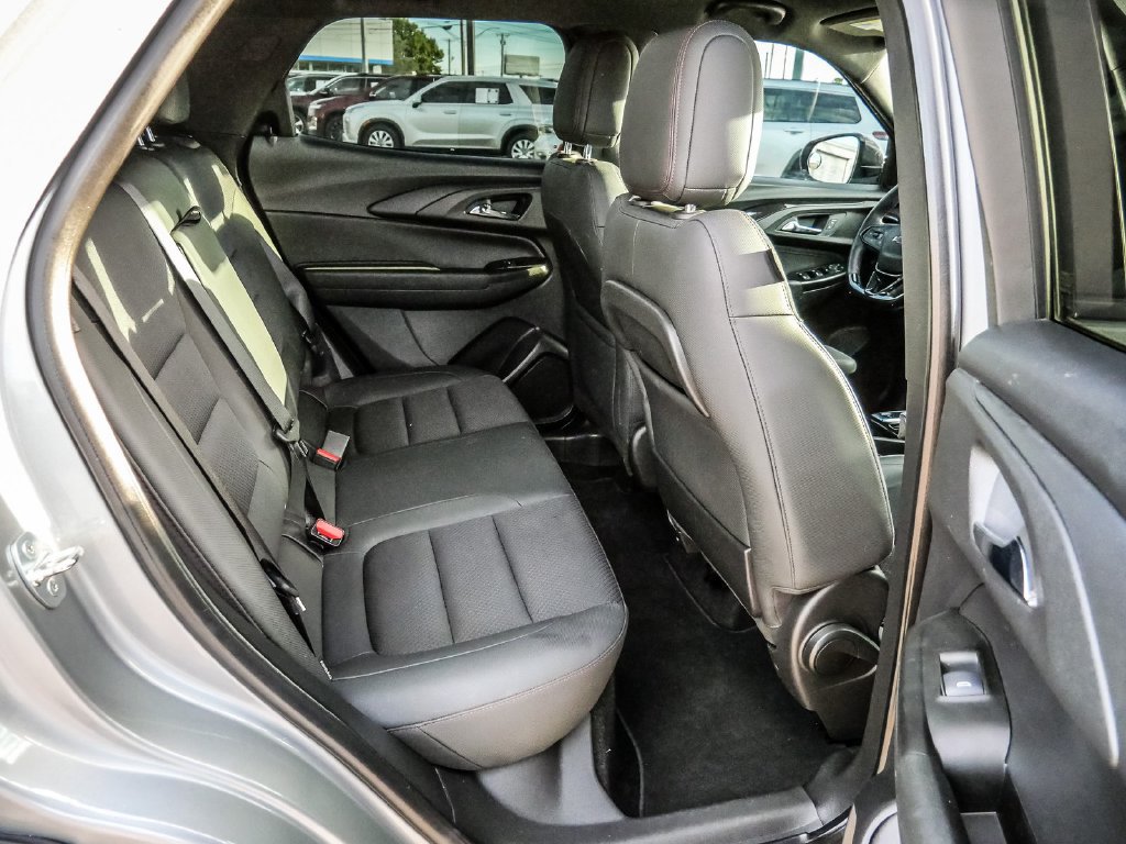 Used 2023 Chevrolet TrailBlazer RS w/ Convenience Package FWD image 18