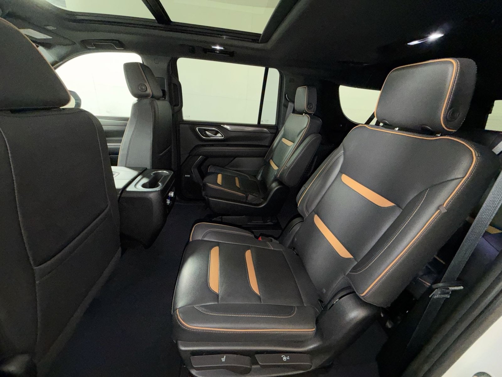 Used 2023 GMC Yukon XL AT4 w/ AT4 Premium Plus Package AWD/4WD image 25