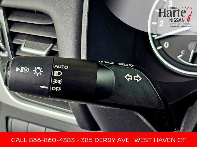 Certified 2022 Nissan Rogue SV w/ SV Premium Package image 25