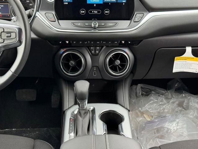 Used 2025 Chevrolet Blazer LT image 13