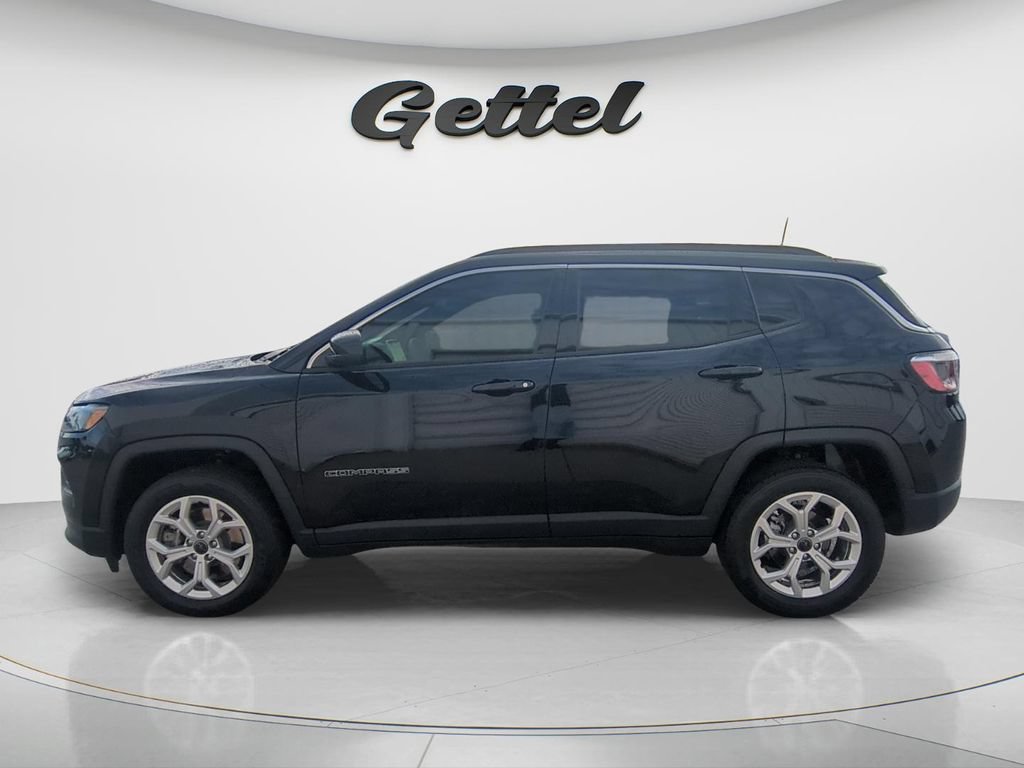 Used 2025 Jeep Compass Latitude AWD/4WD image 8