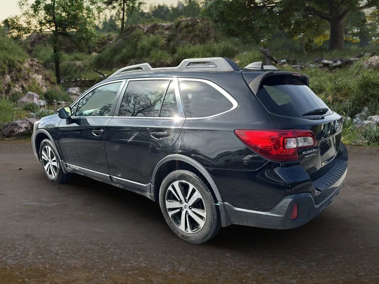 Used 2018 Subaru Outback 2.5i Limited image 7