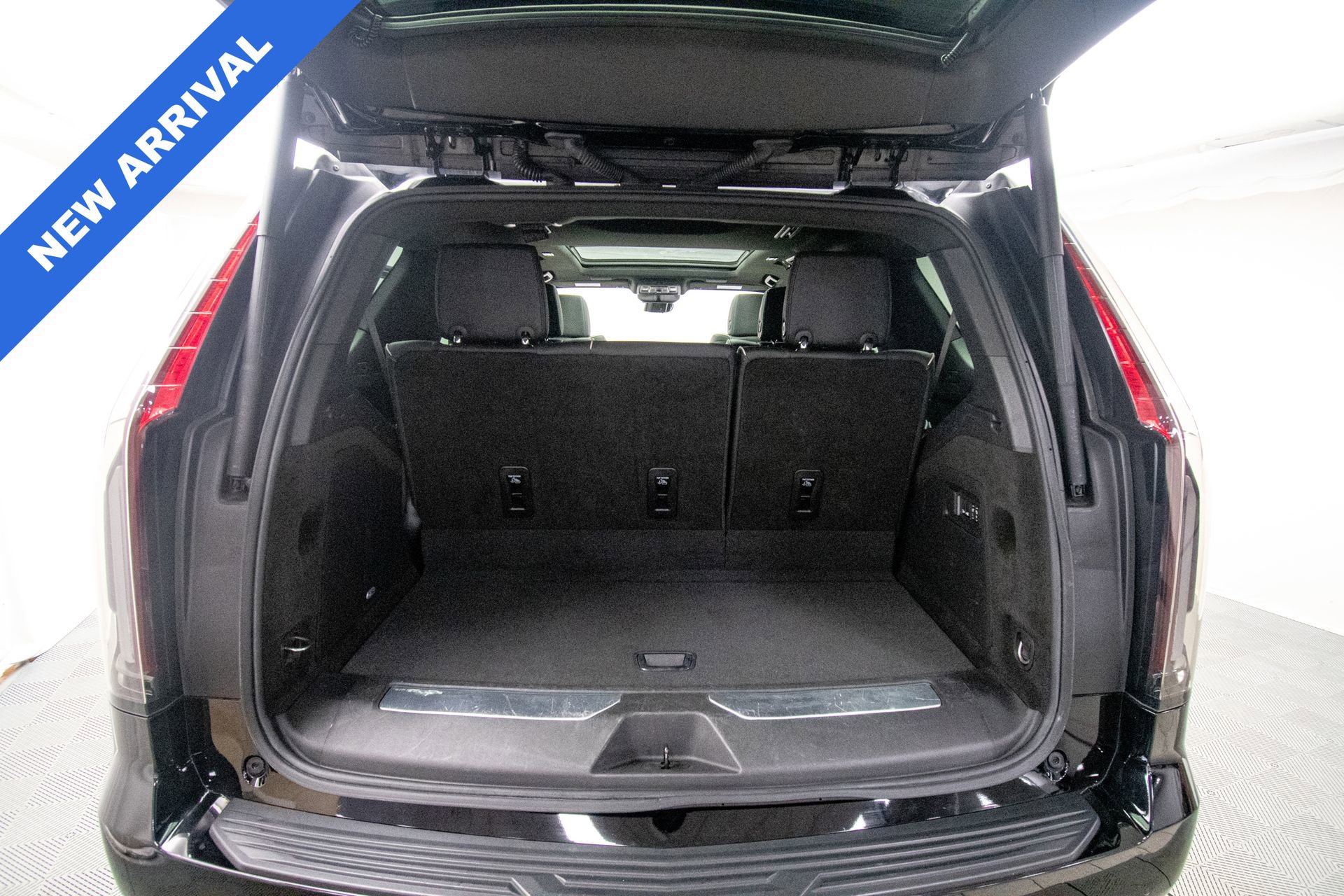 Used 2024 Cadillac Escalade Sport image 36