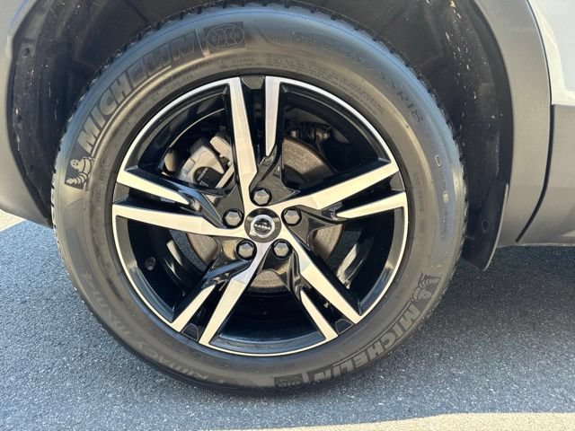 Used 2025 Volvo XC40 B5 Core AWD/4WD image 9