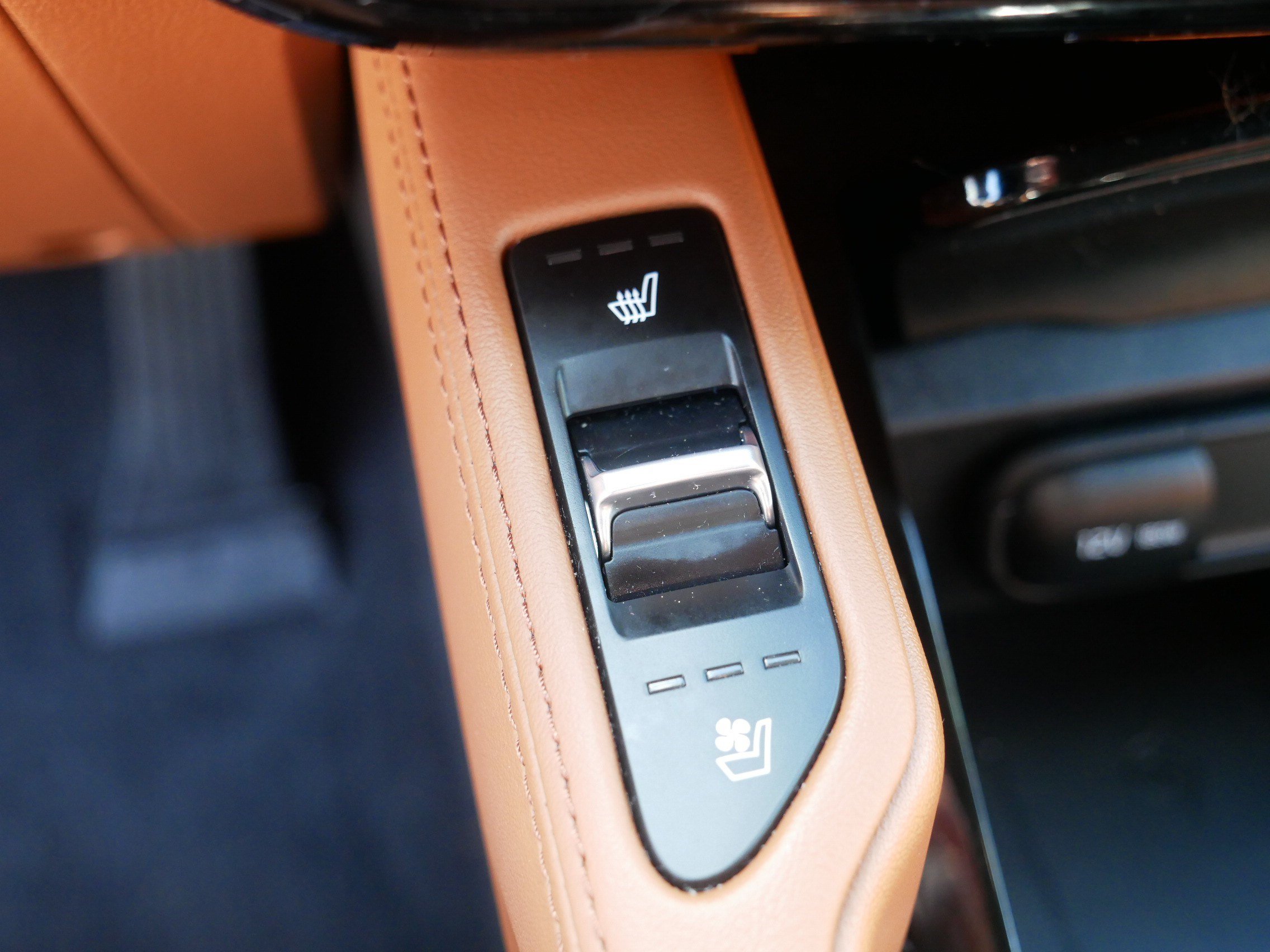 Certified 2024 Kia Telluride EX X-Line AWD/4WD image 32