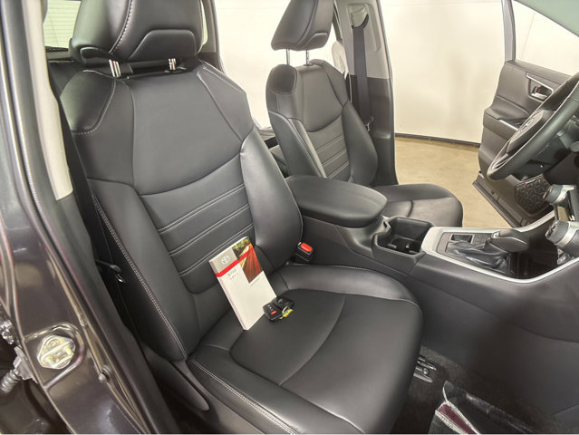 Used 2023 Toyota RAV4 XLE Premium image 6