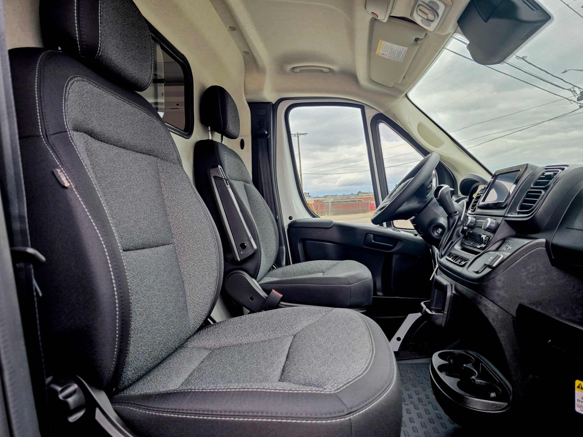 Used 2024 RAM ProMaster 3500 w/ Convenience Group image 12