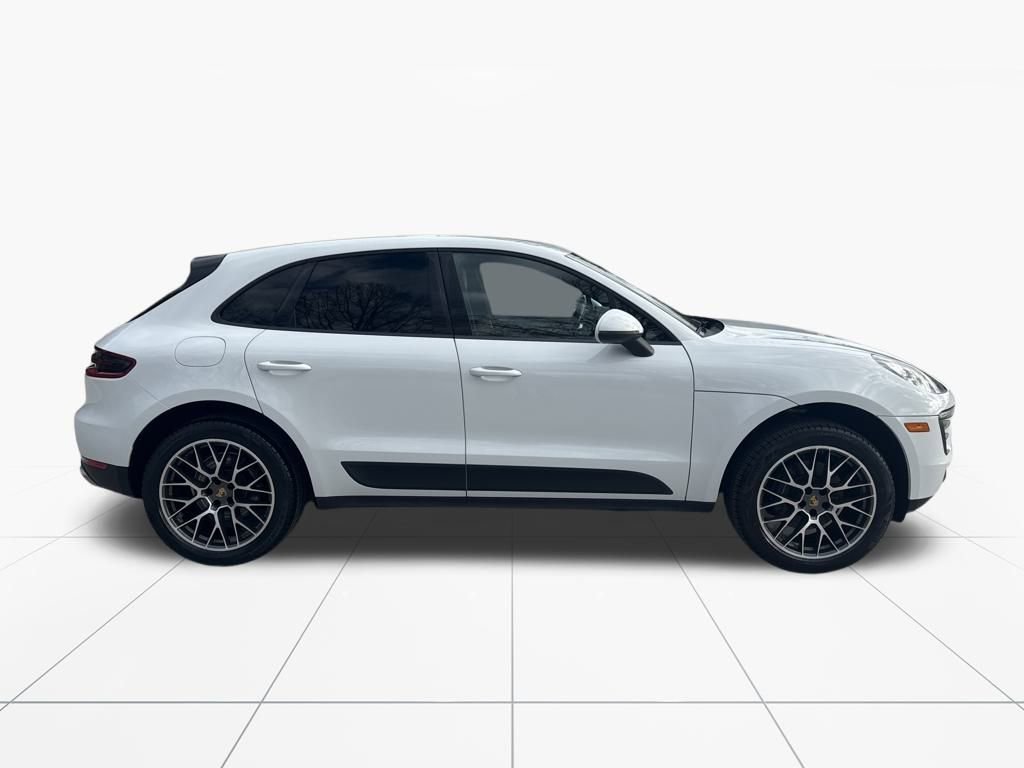 Used 2018 Porsche Macan image 11