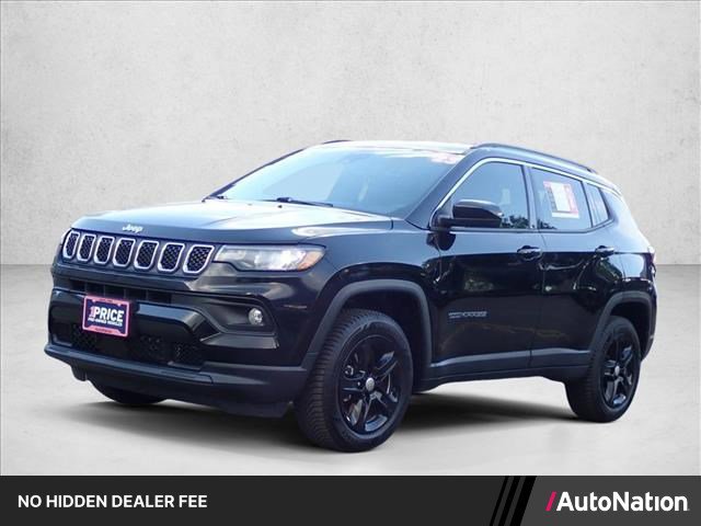 Used 2023 Jeep Compass Latitude AWD/4WD image 1